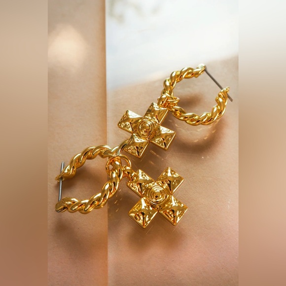 SOLD OUT LUV AJ $85 CROSS TWISTED HOOPS ANTHROPOLOGIE MEJURI GORJANA FREE PEOPLE - Picture 2 of 6